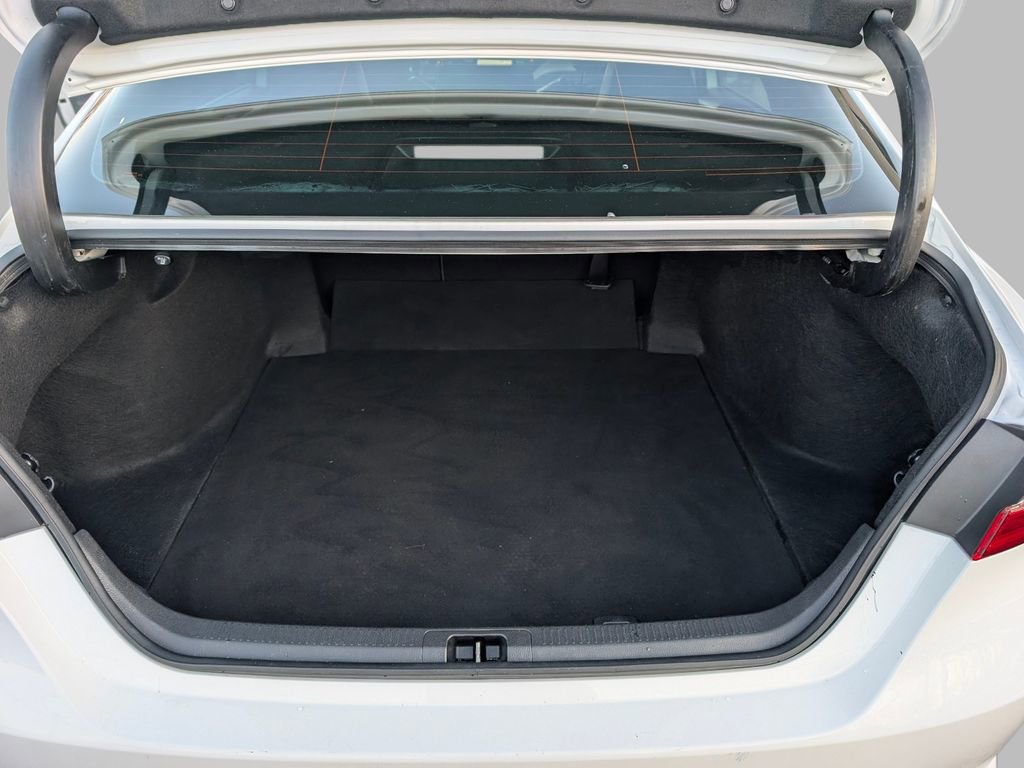 Used 2020 Toyota Camry SE image 14