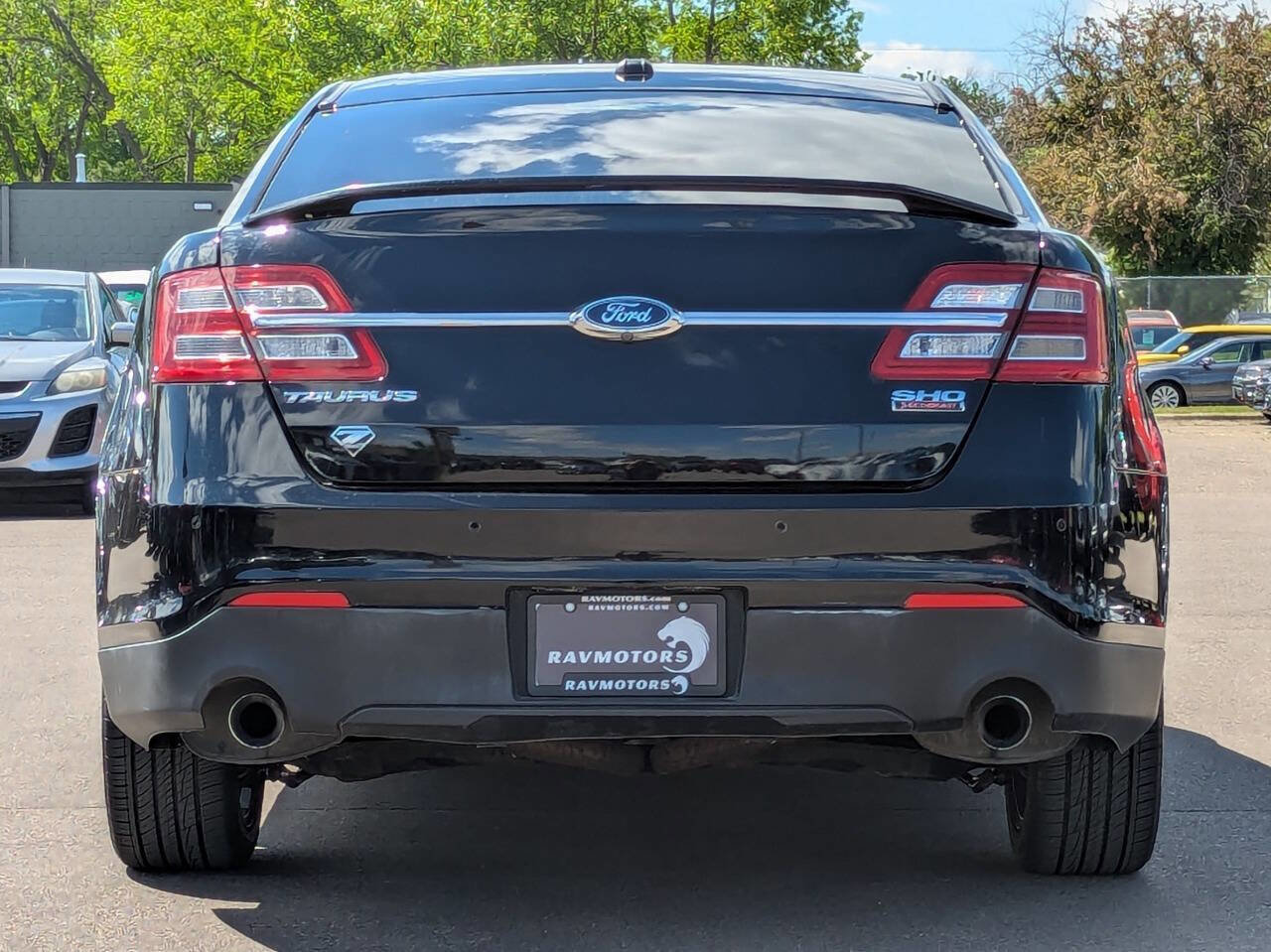 Used 2017 Ford Taurus SHO w/ Driver Assist Package AWD/4WD image 10