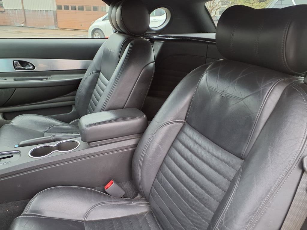 Used 2002 Ford Thunderbird Deluxe image 5