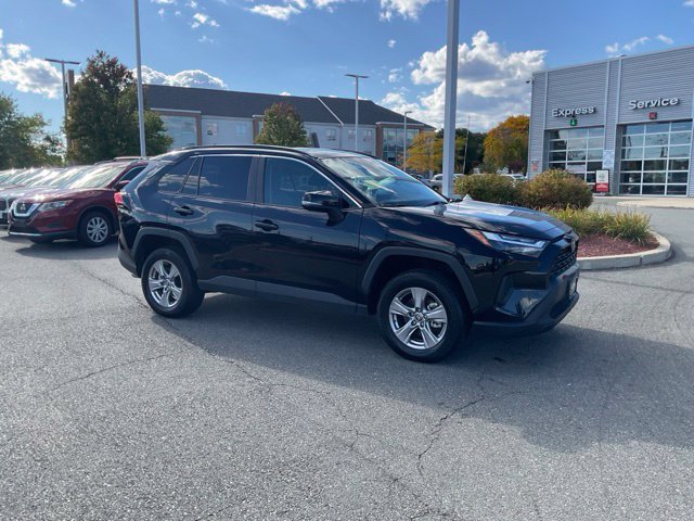 Used 2025 Toyota RAV4 XLE AWD/4WD image 3