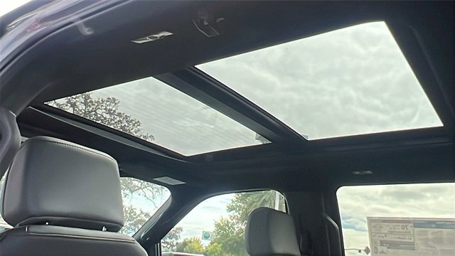 New 2025 Ford F150 Lightning Lariat image 25