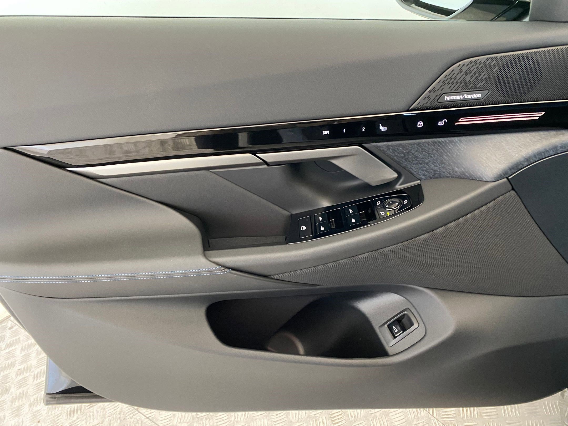 New 2026 BMW 530i xDrive w/ M Sport Package image 11