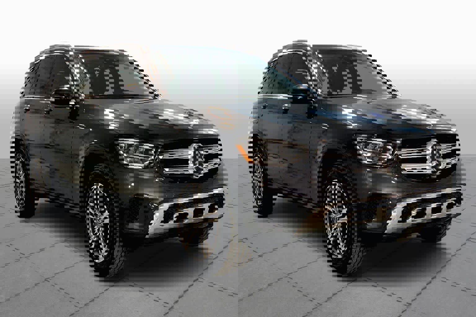 Used 2021 Mercedes-Benz GLC 300 4MATIC image 3