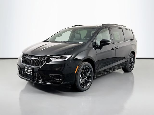 New 2026 Chrysler Pacifica Limited w/ S Appearance Package AWD/4WD image 3