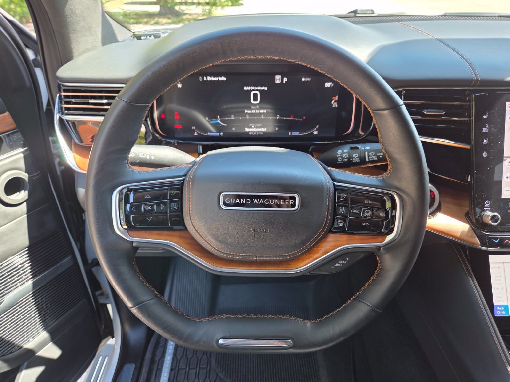 Used 2023 Jeep Grand Wagoneer Series III AWD/4WD image 31
