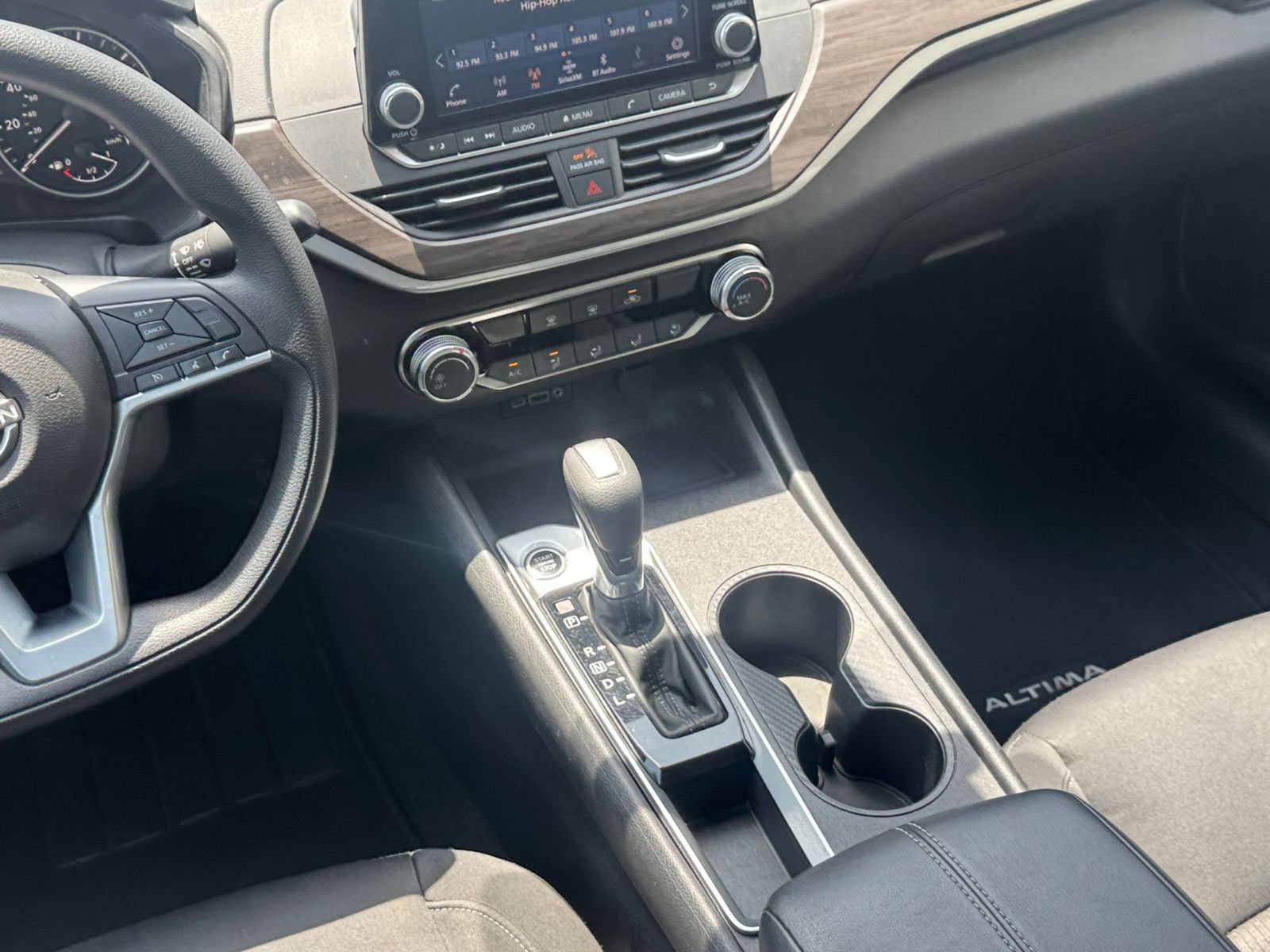Used 2025 Nissan Altima 2.5 SV FWD image 41