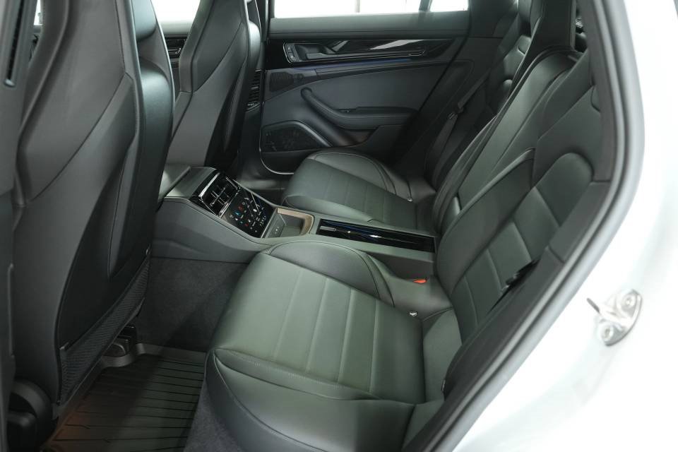 New 2025 Porsche Panamera 4 image 26