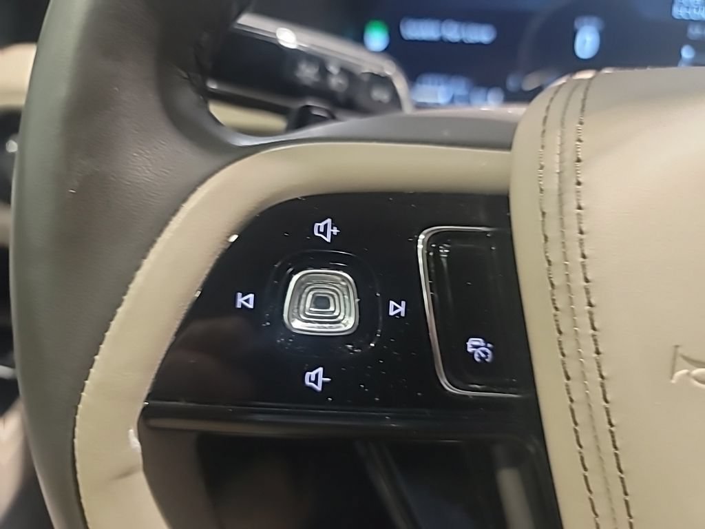 Used 2022 Lincoln Aviator Reserve w/ Equipment Group 201A RWD image 29
