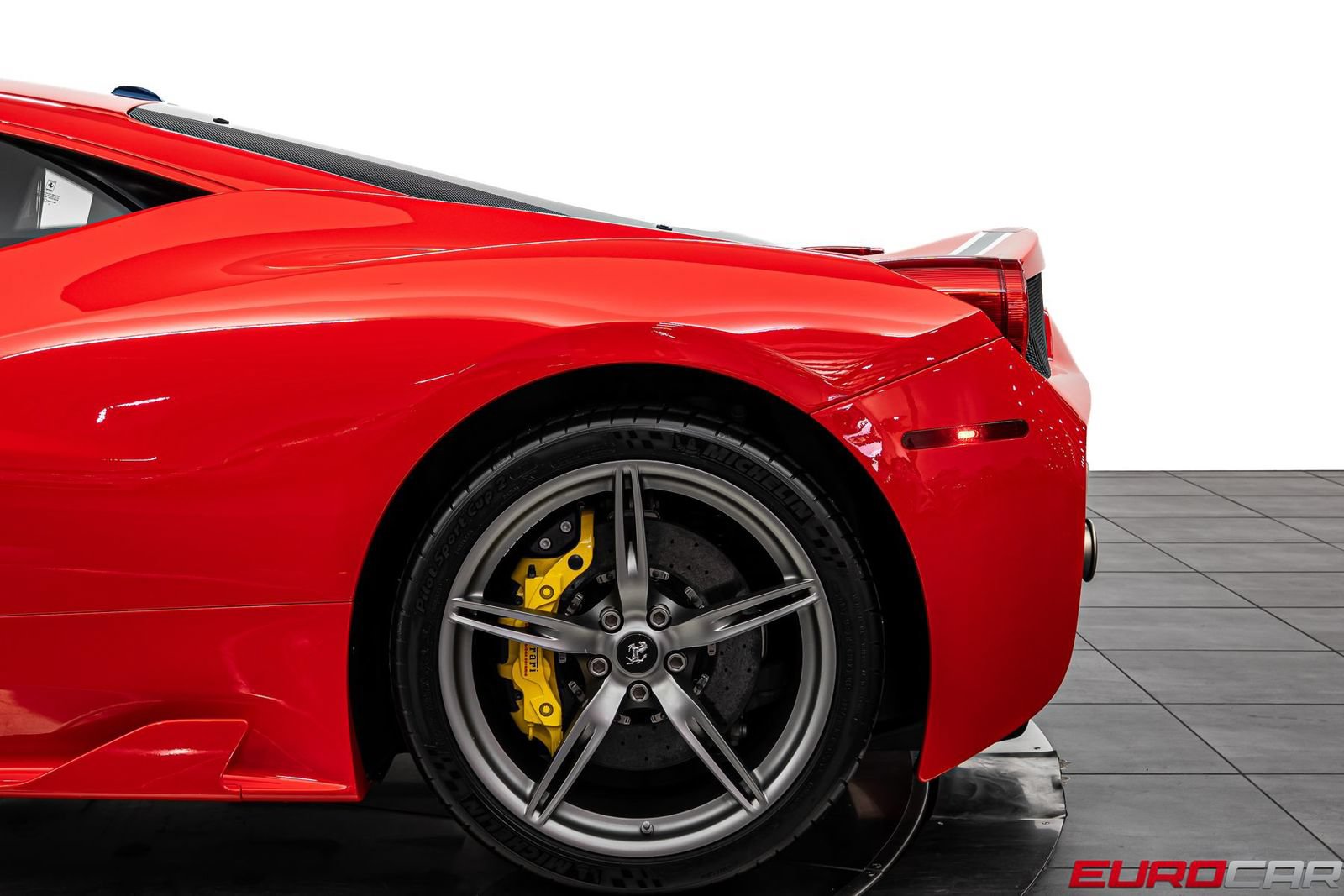 Used 2015 Ferrari 458 Speciale Coupe RWD image 18