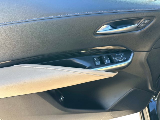 Used 2024 Cadillac XT4 Luxury w/ Cold Weather Package AWD/4WD image 18