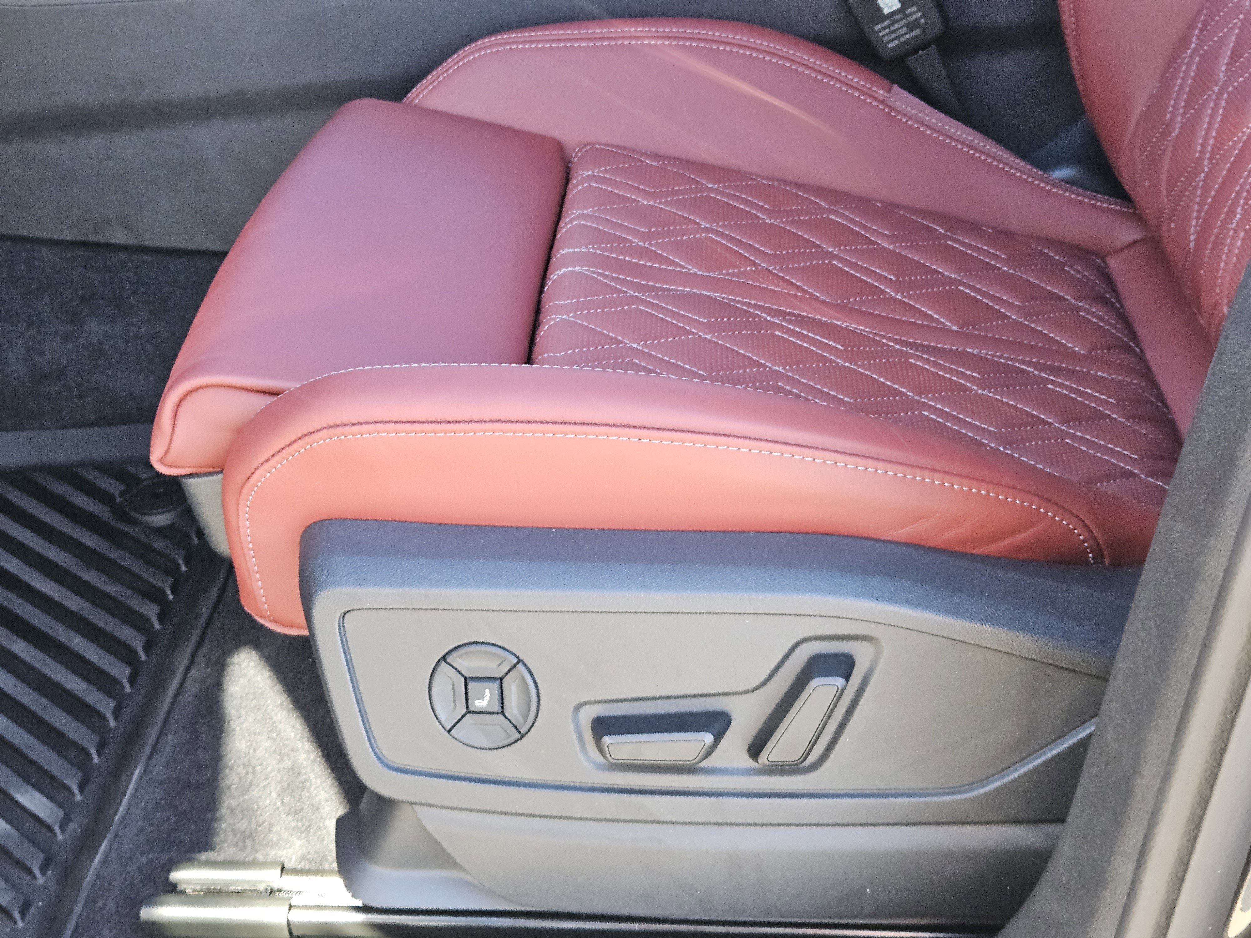 Used 2025 Audi SQ5 Prestige image 23