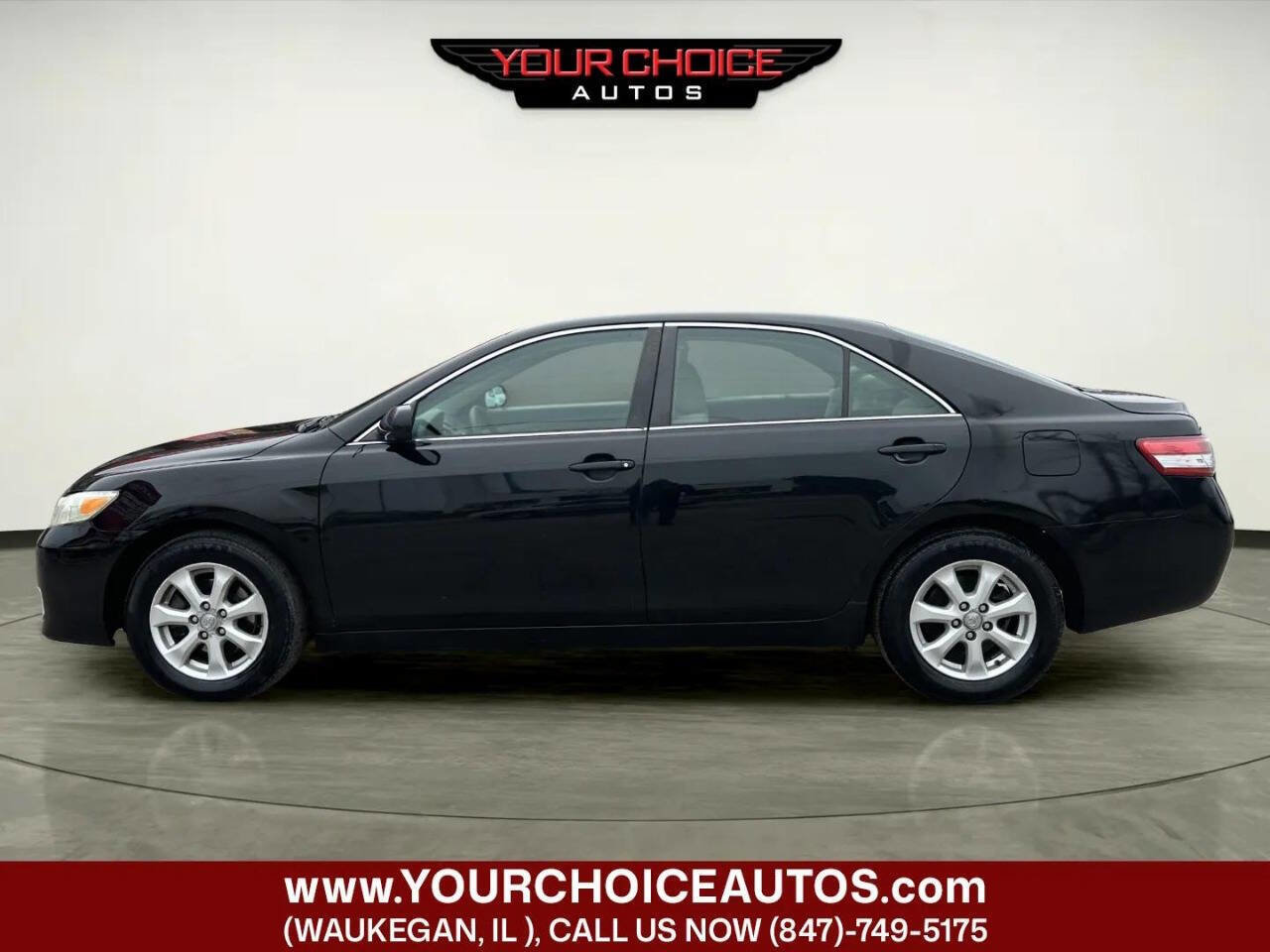 Used 2011 Toyota Camry LE w/ LE Extra-Value Pkg image 2