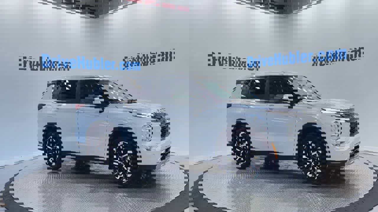 Used 2024 Mitsubishi Outlander SE image 5