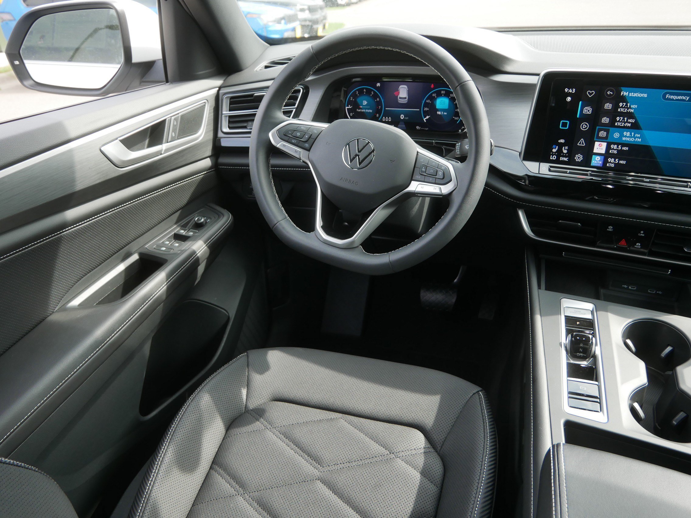 Used 2024 Volkswagen Atlas Cross Sport SE AWD/4WD image 9