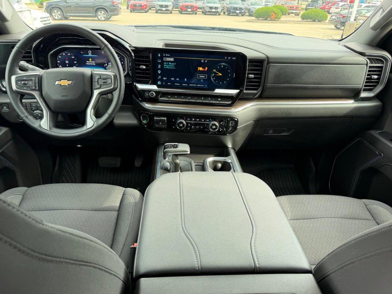 Used 2024 Chevrolet Silverado 1500 LT AWD/4WD image 10