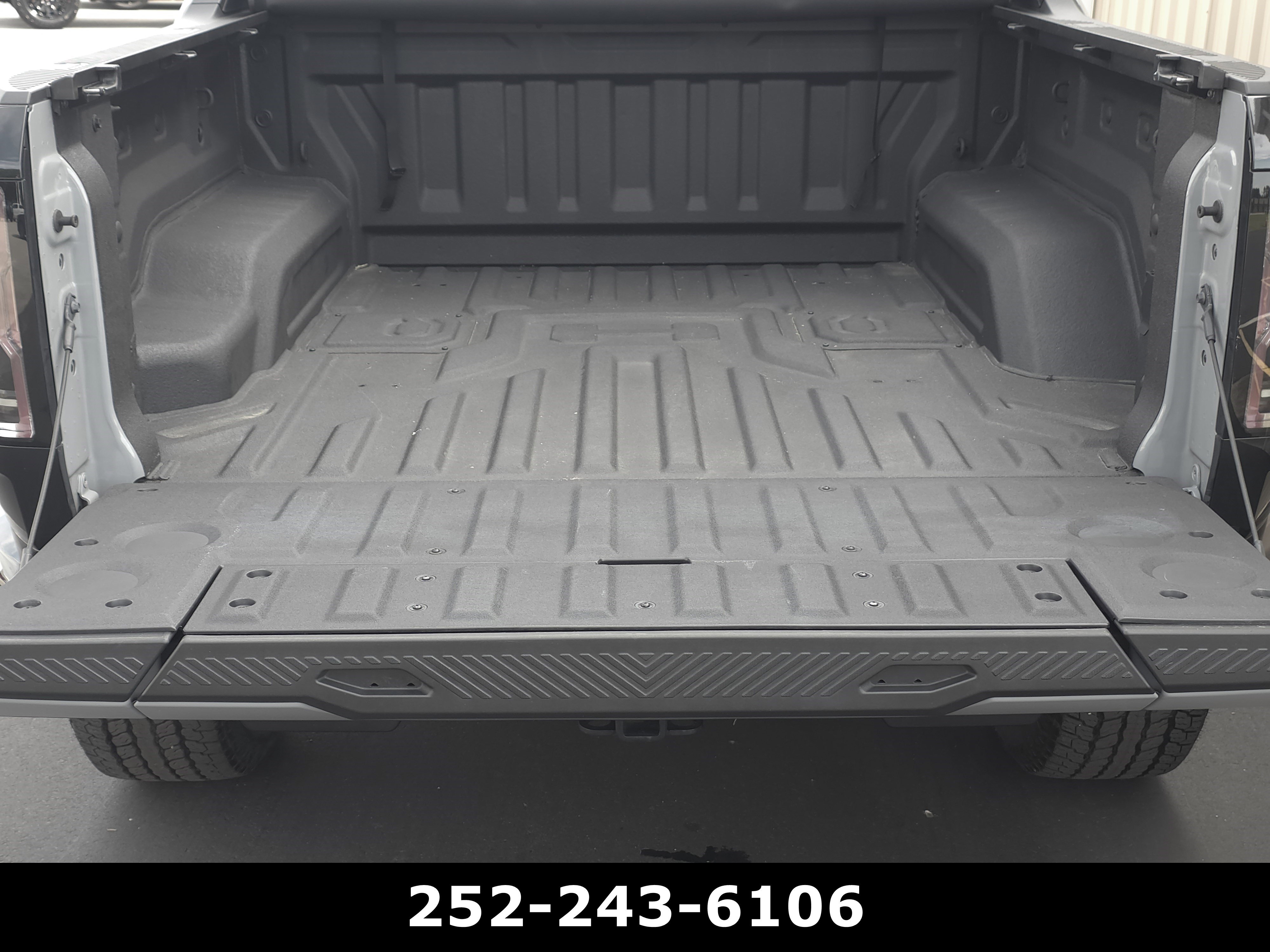 Used 2025 GMC Hummer EV 3X AWD/4WD image 40