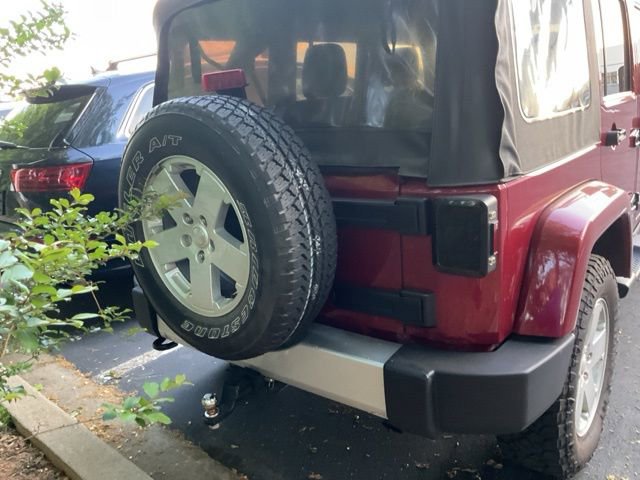 Used 2012 Jeep Wrangler Unlimited Sahara w/ Max Tow Pkg AWD/4WD image 6