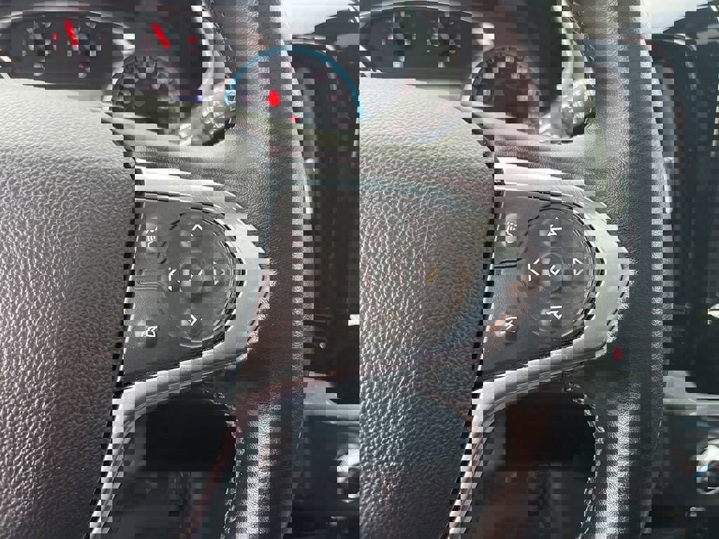 Used 2023 Chevrolet Traverse RS image 35