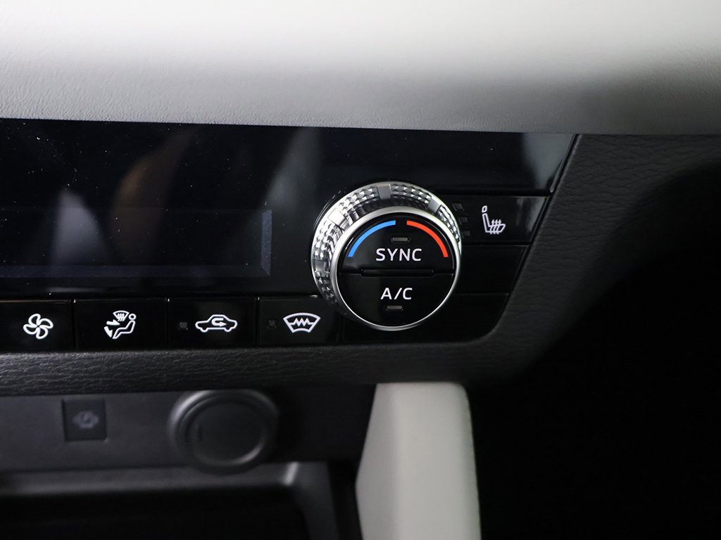 New 2025 Mitsubishi Outlander SE image 51