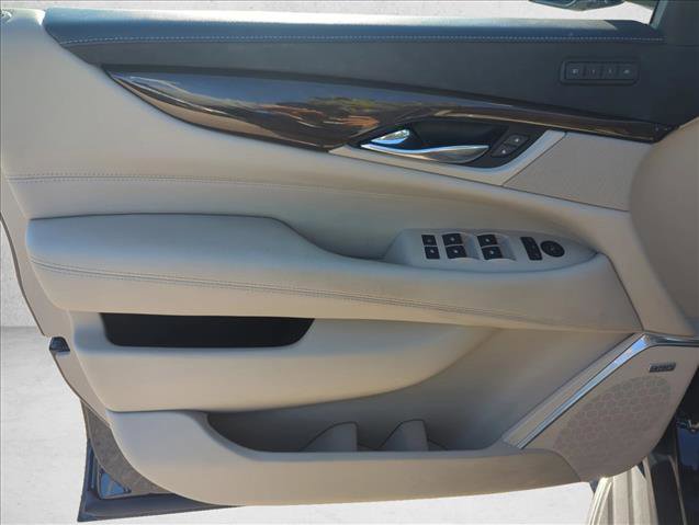 Used 2020 Cadillac Escalade ESV Premium Luxury AWD/4WD image 7