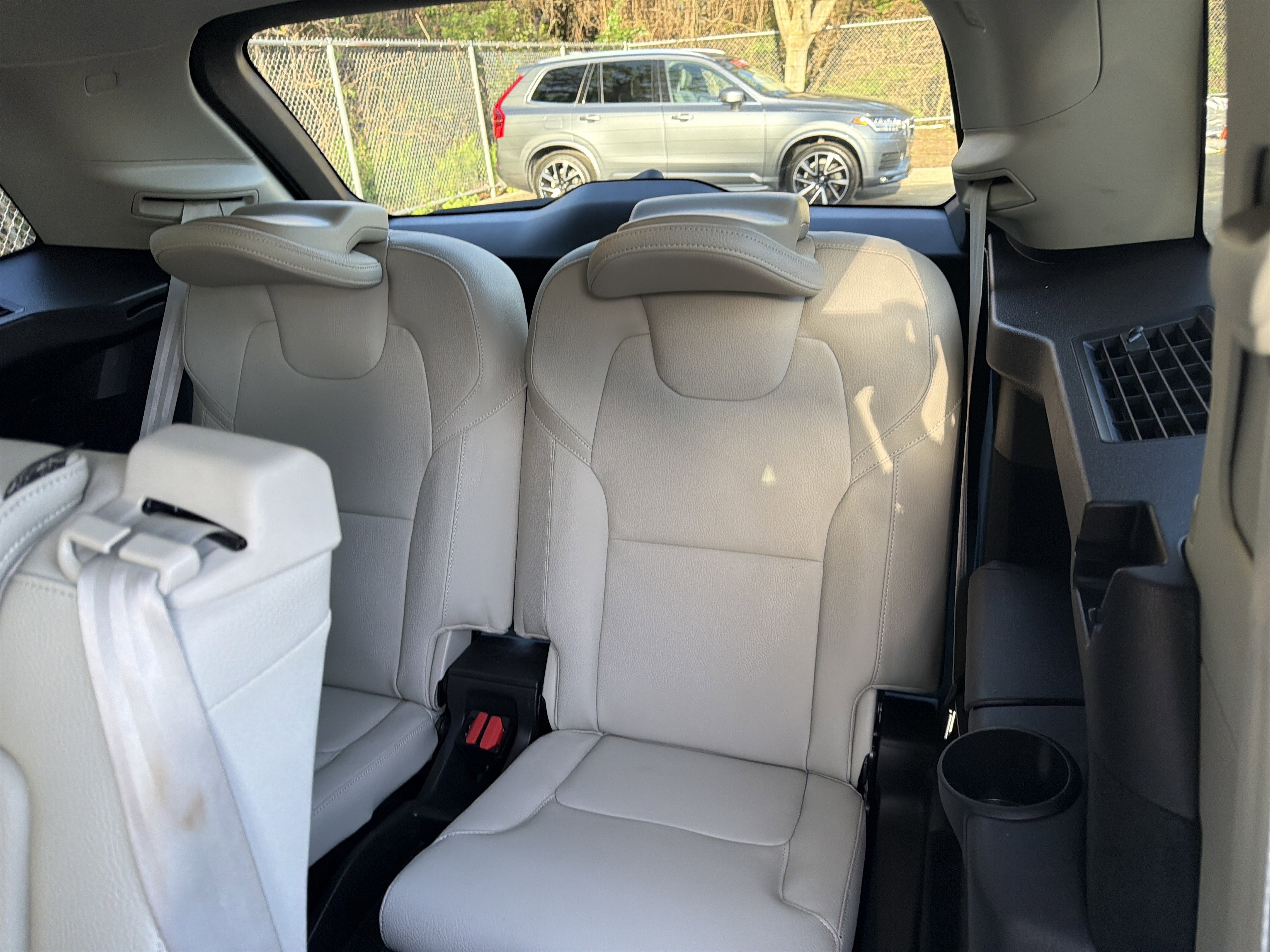 Certified 2023 Volvo XC90 B6 Core w/ Climate Package image 33