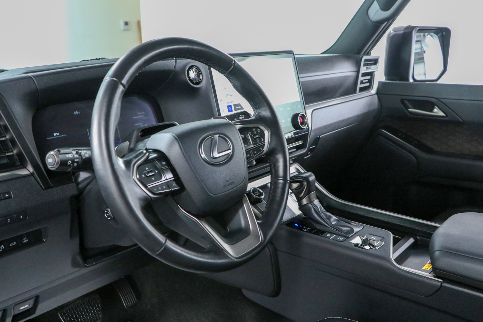 Used 2024 Lexus GX 550 w/ Accessory Package (Z1) AWD/4WD image 24