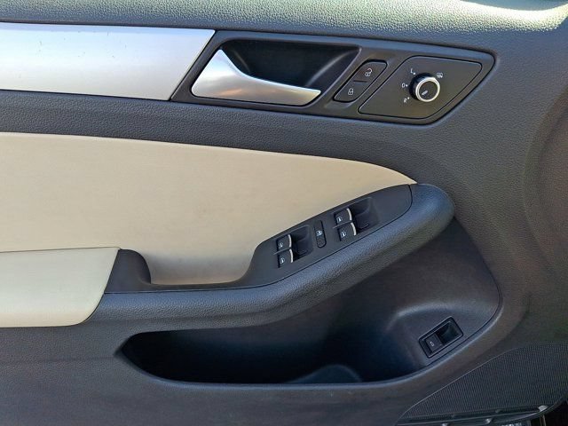 Used 2014 Volkswagen Jetta SE FWD image 16