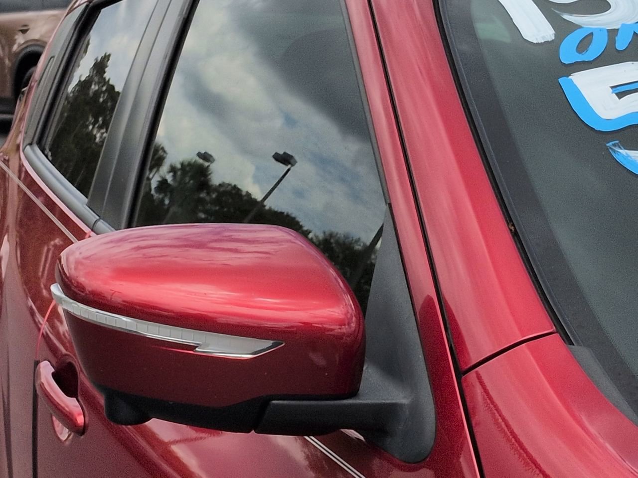 Used 2015 Nissan Juke SL FWD image 12