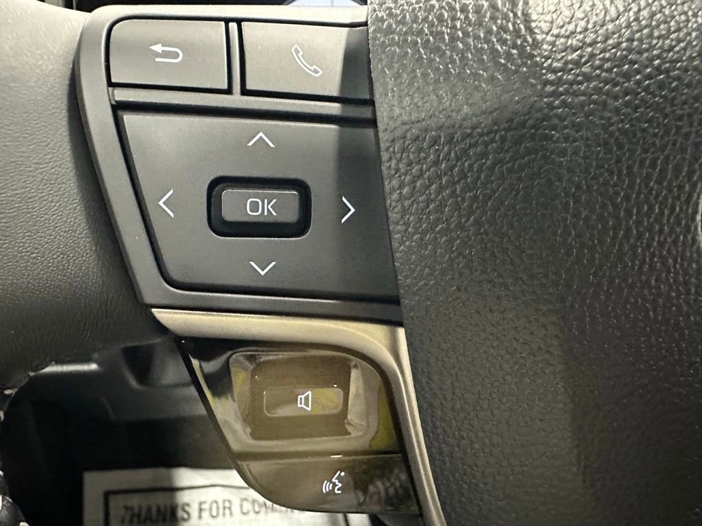 Used 2026 Toyota Camry SE FWD image 19