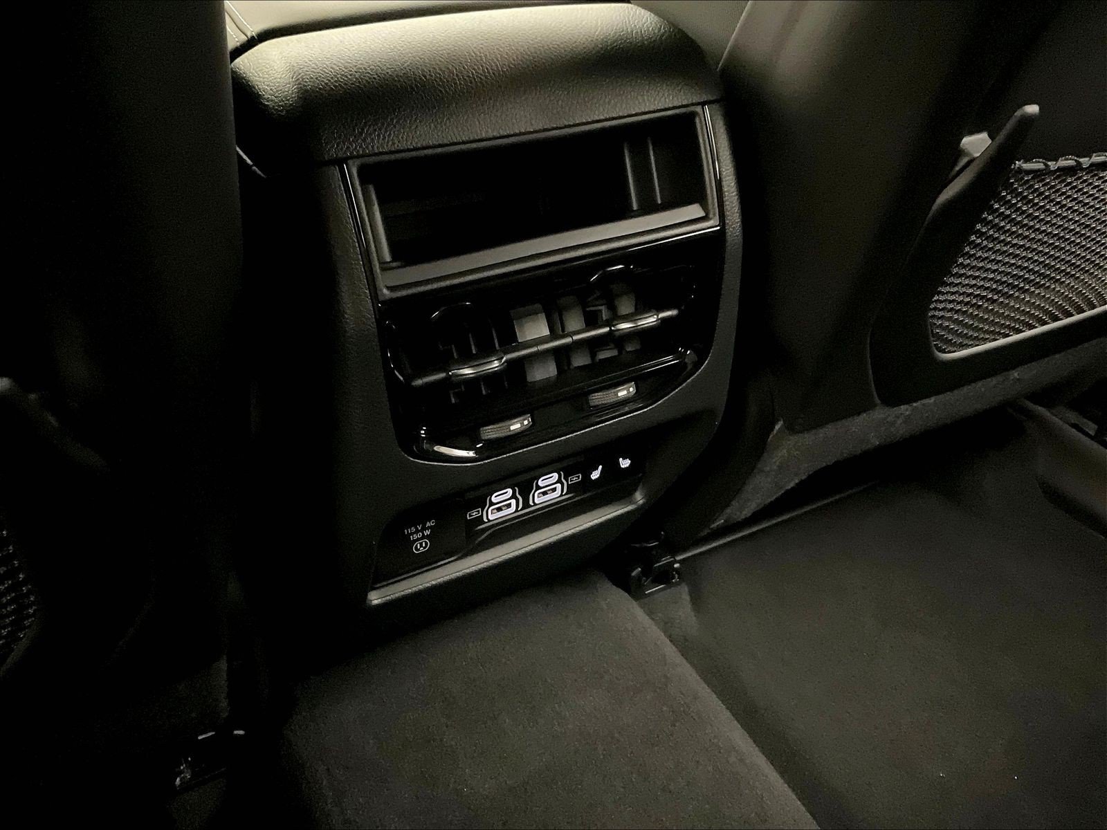 Used 2025 Jeep Grand Cherokee Limited AWD/4WD image 10