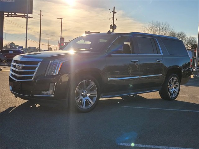 Used 2016 Cadillac Escalade ESV Luxury image 4