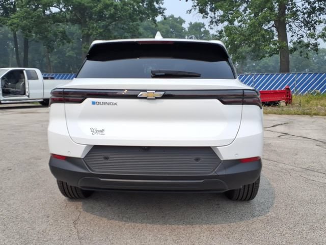 Used 2026 Chevrolet Equinox EV LT w/ LPO, All-Weather Mat Package FWD image 9