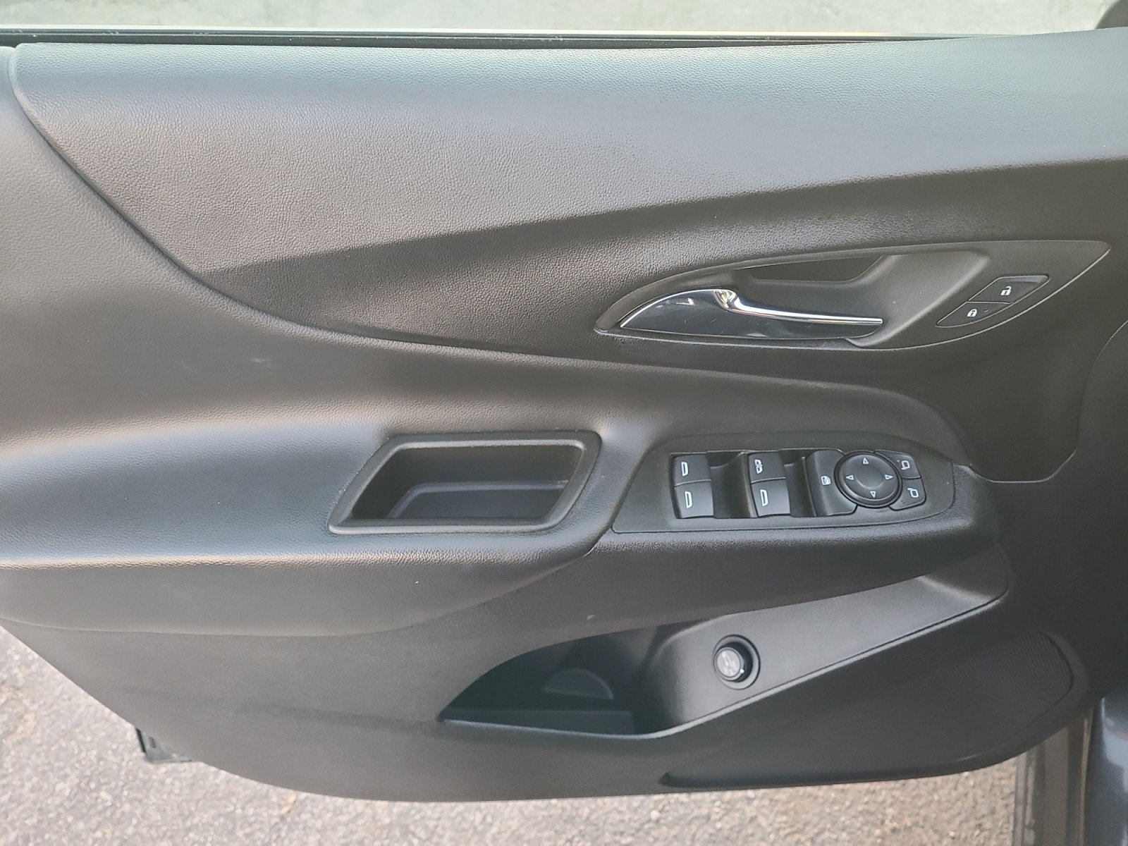 Used 2023 Chevrolet Equinox LT image 14