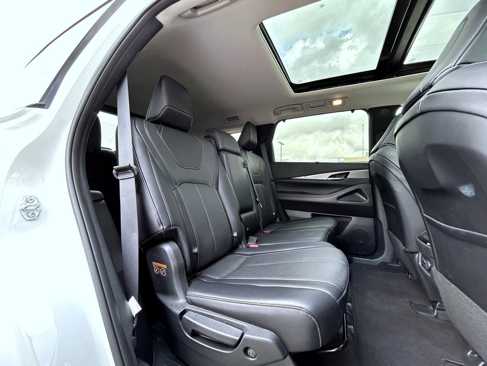 Used 2023 INFINITI QX60 Luxe w/ Cargo Package image 18