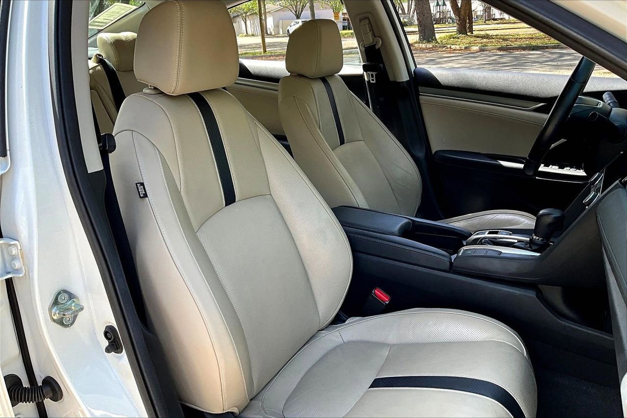 Used 2017 Honda Civic Touring image 29