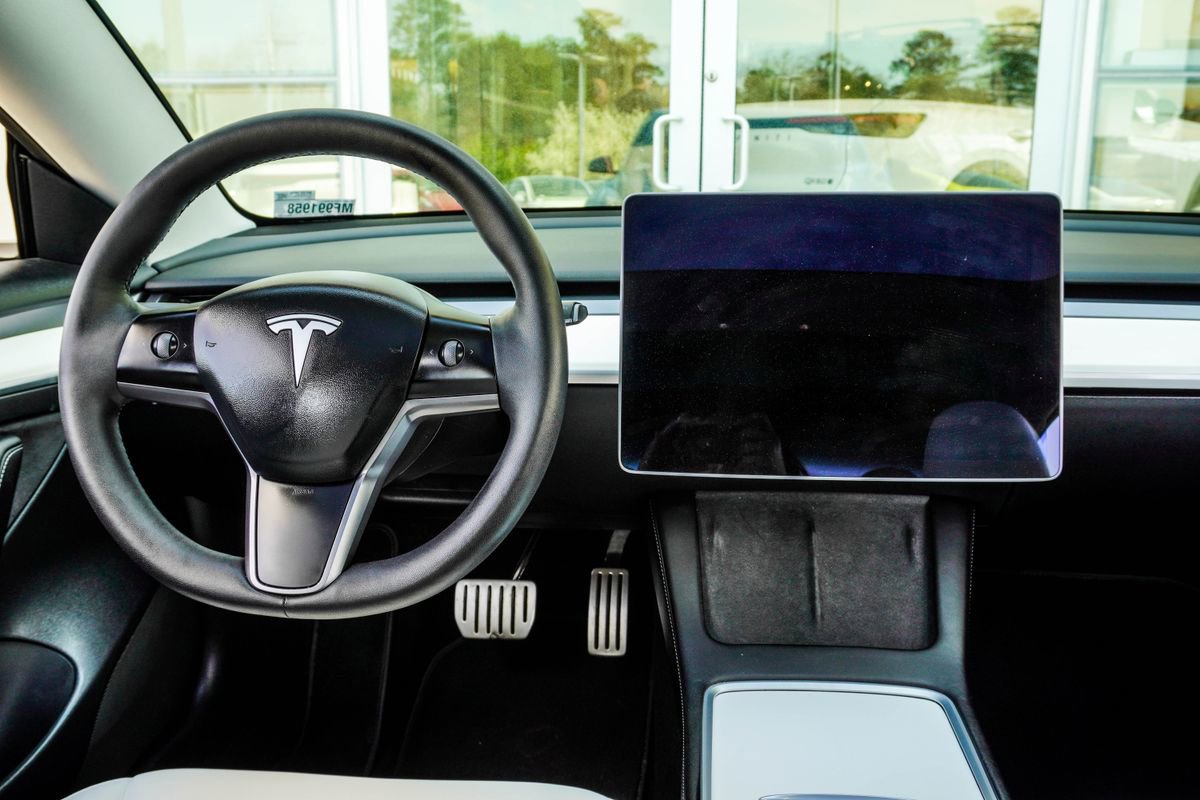 Used 2021 Tesla Model 3 Performance image 17