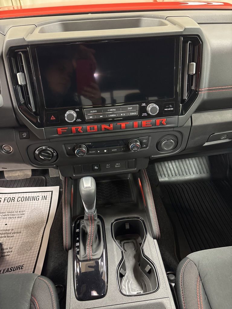 Used 2025 Nissan Frontier PRO-4X w/ Tow Package image 12
