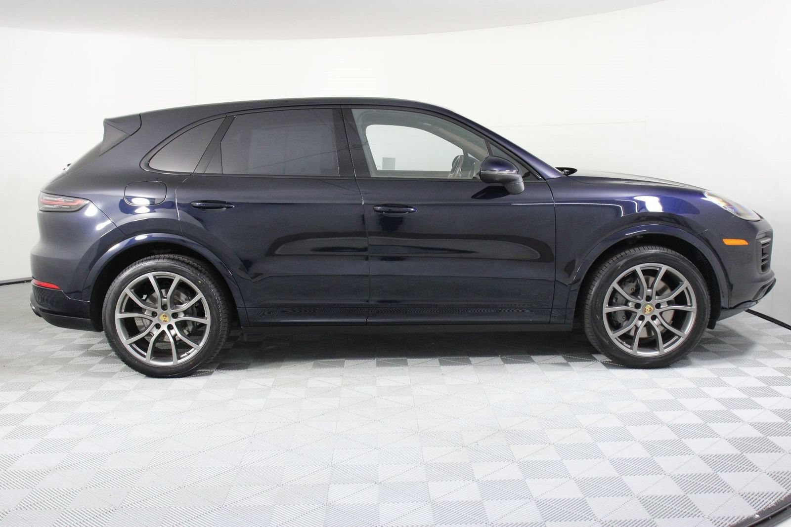 Certified 2023 Porsche Cayenne S AWD/4WD image 8