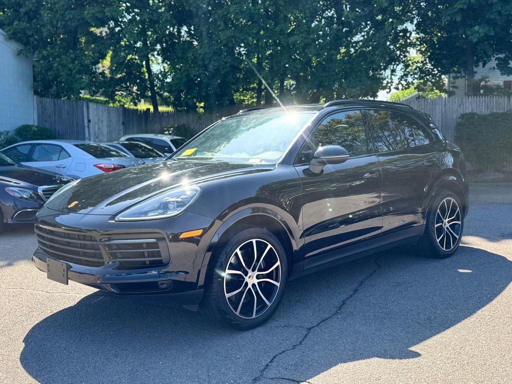 Used 2023 Porsche Cayenne Platinum Edition AWD/4WD image 2