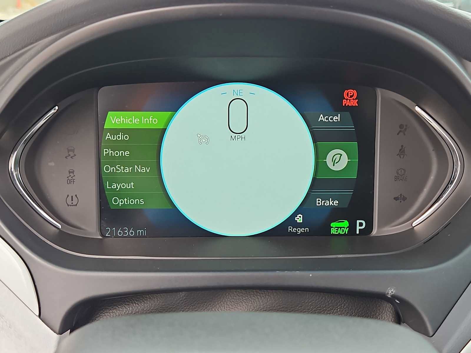 Used 2020 Chevrolet Bolt Premier w/ Infotainment Package image 32