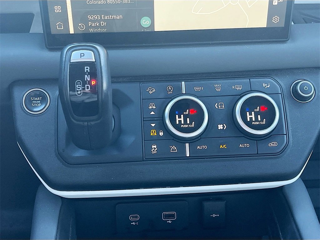 Used 2023 Land Rover Defender 130 SE image 16