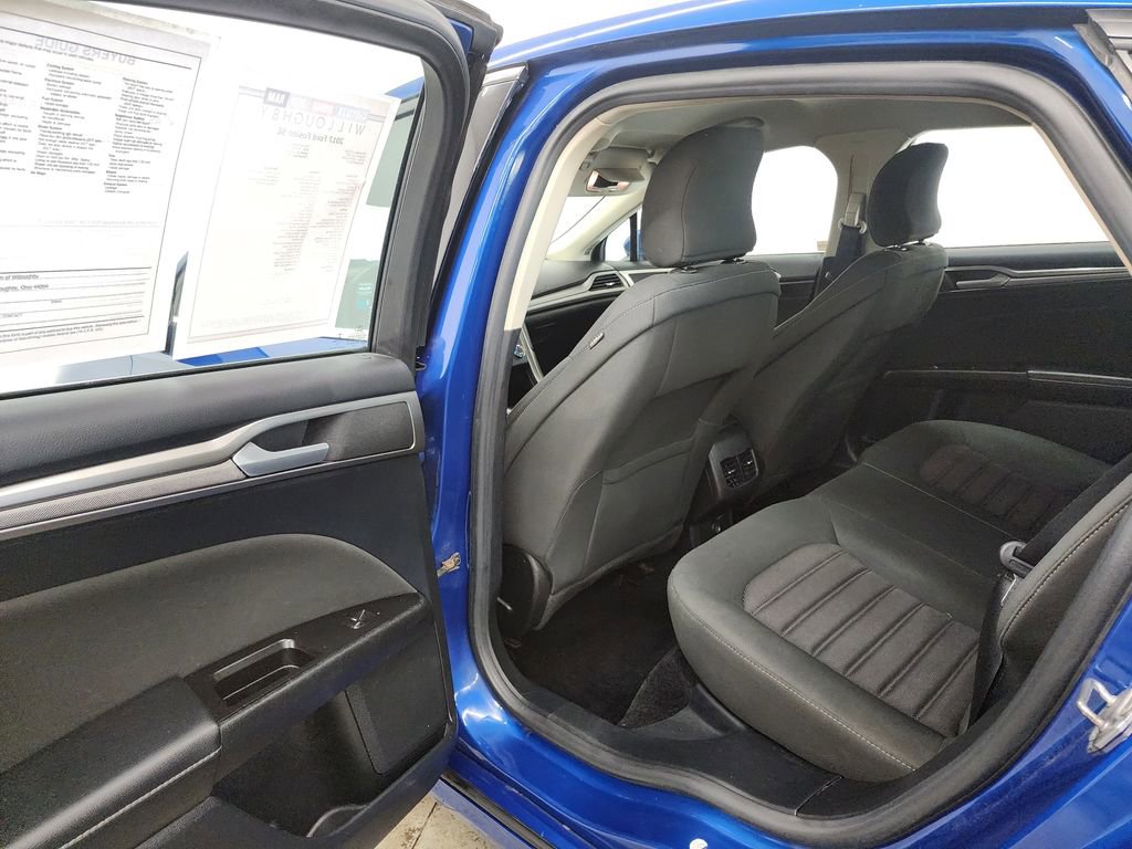 Used 2017 Ford Fusion SE FWD image 22
