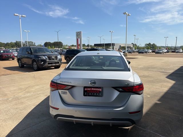 Used 2022 Nissan Sentra SV FWD image 3