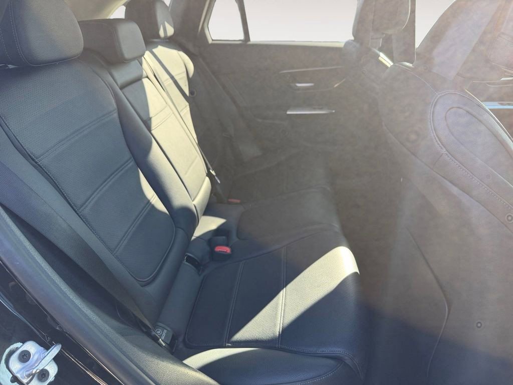 Used 2024 Mercedes-Benz GLC 300 image 29