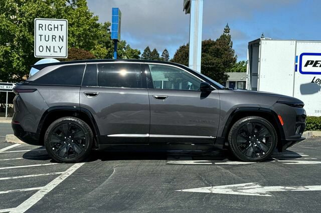 New 2025 Jeep Wagoneer S Launch Edition AWD/4WD image 3