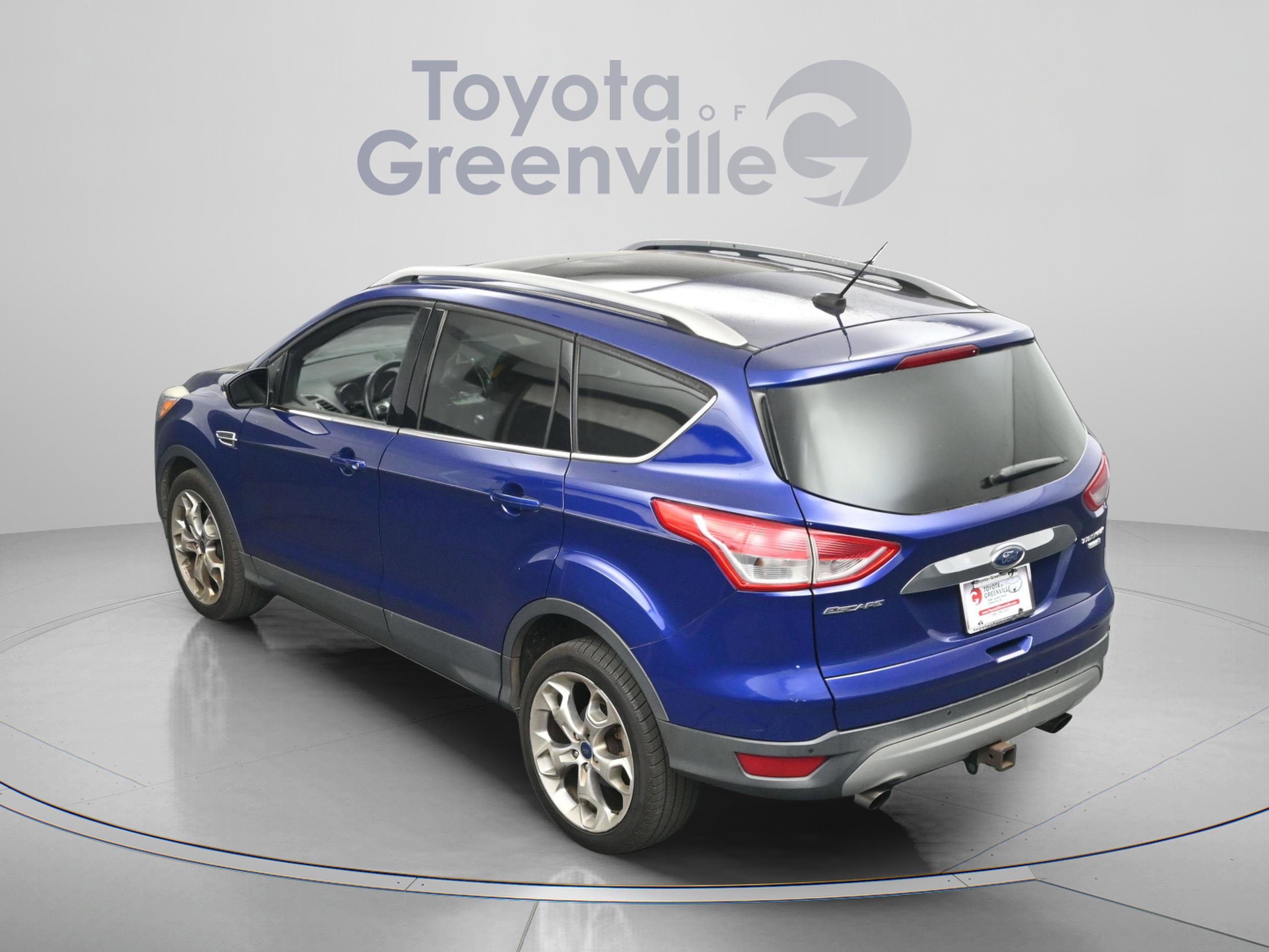 Used 2016 Ford Escape Titanium w/ Equipment Group 301A AWD/4WD image 9
