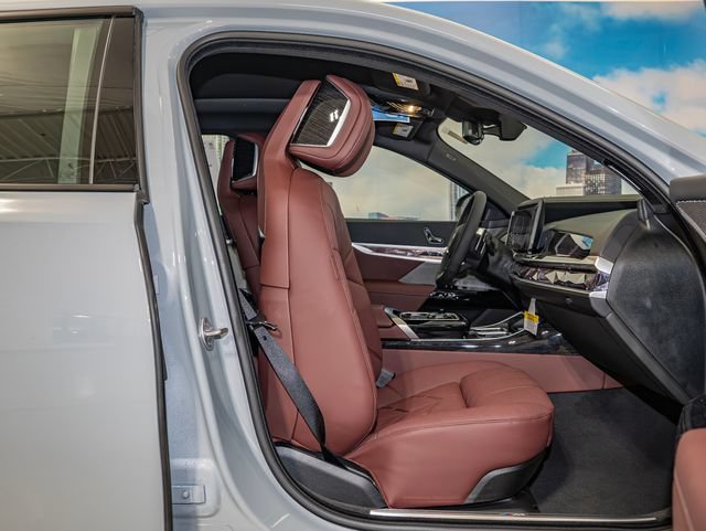 Used 2026 BMW 740i xDrive AWD/4WD image 21