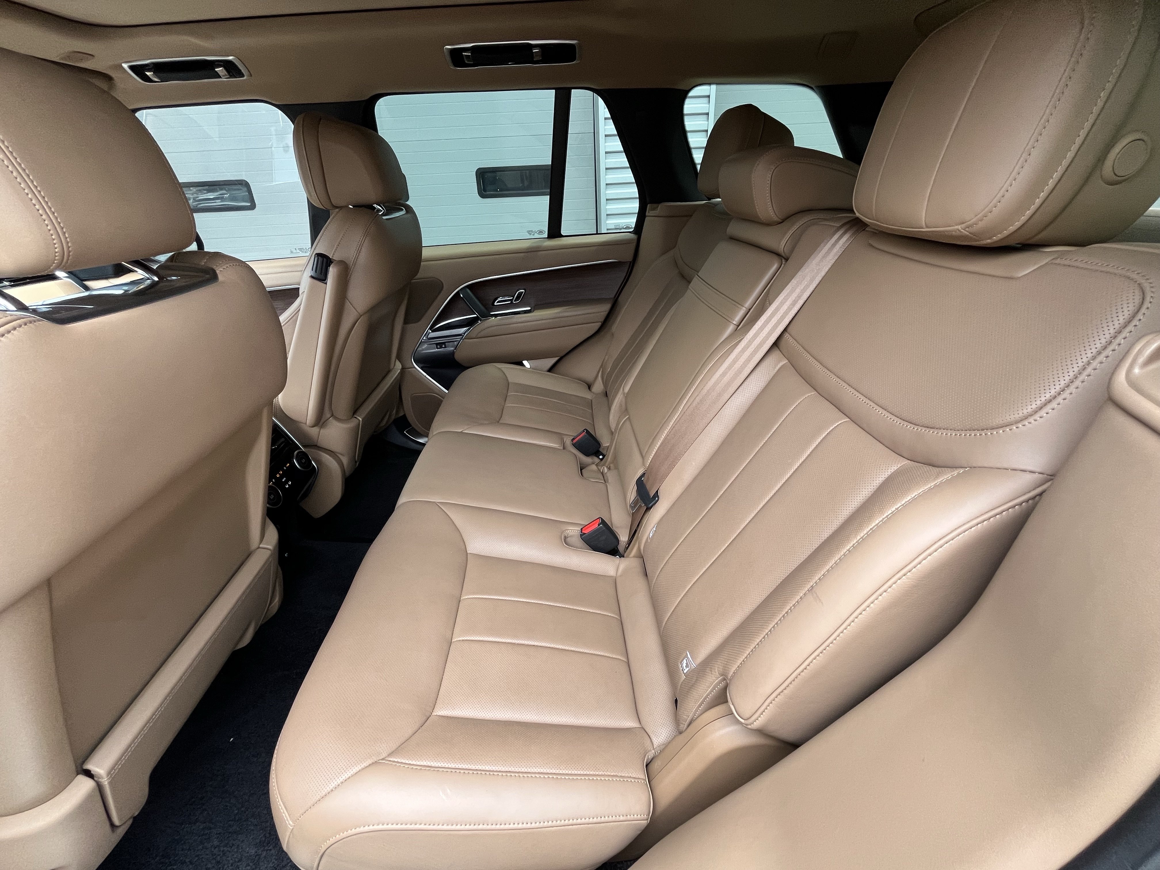 Certified 2024 Land Rover Range Rover SE AWD/4WD image 31
