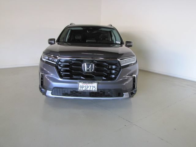 Certified 2025 Honda Pilot Touring image 2