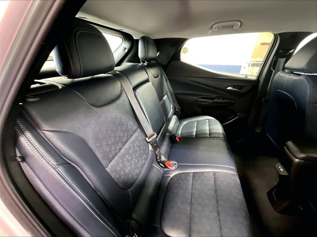Used 2023 Chevrolet Bolt EUV LT w/ Convenience Package FWD image 16